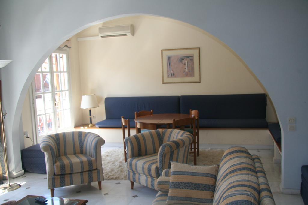 Villa C & C Delphi Bagian luar foto