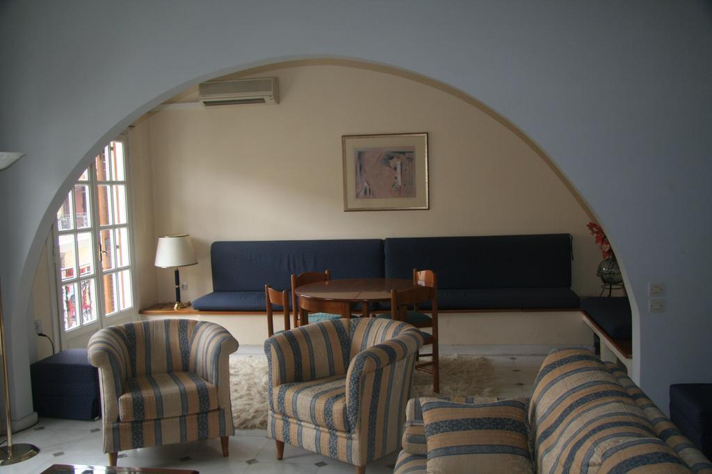 Villa C & C Delphi Bagian luar foto