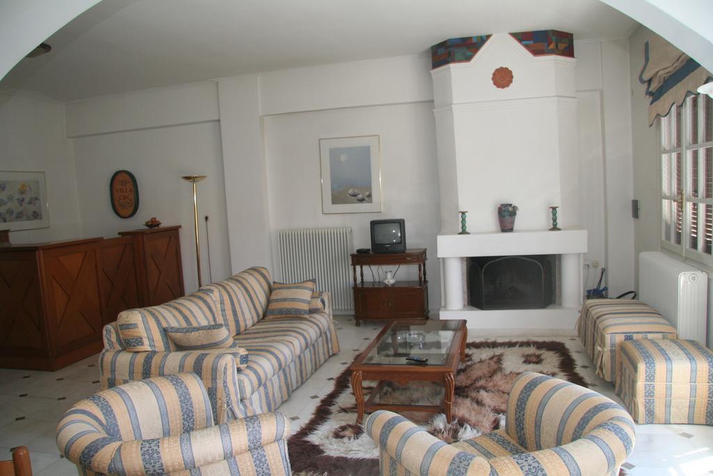 Villa C & C Delphi Bagian luar foto