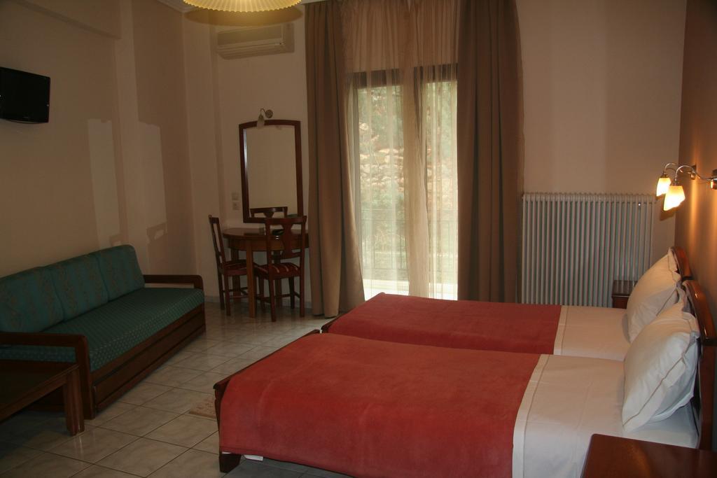 Villa C & C Delphi Bagian luar foto
