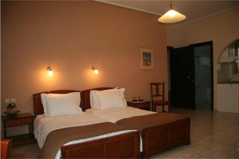 Villa C & C Delphi Bagian luar foto